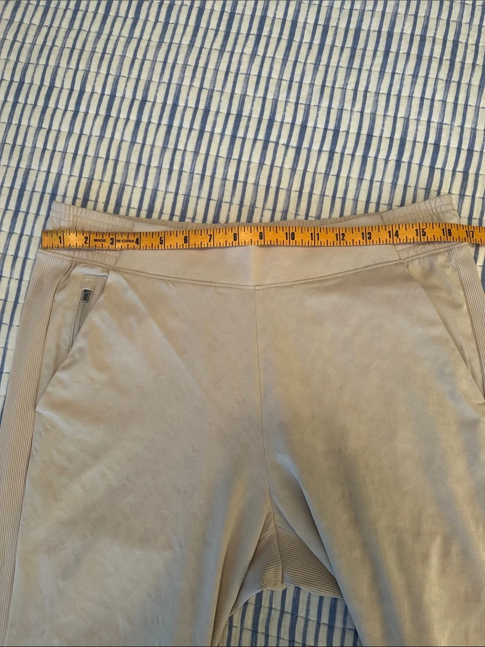 Athleta  Textured Brooklyn Light Beige/Cream Leopard Print Jogger Size 12